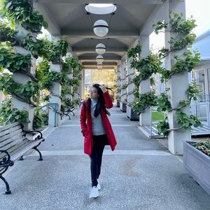 Meet your Posher, Yen-khanh